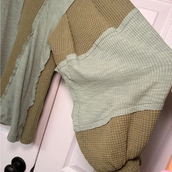 POL Cozy Oasis Patchwork Sweatshirt in Forest Green Medium Boho Oversized Henley - Picture 8 of 8